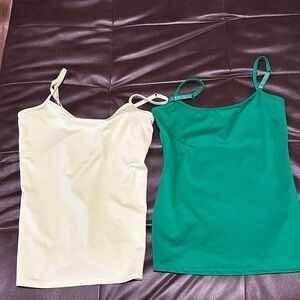 Spaghetti strap tops, no lining and no built-in bra